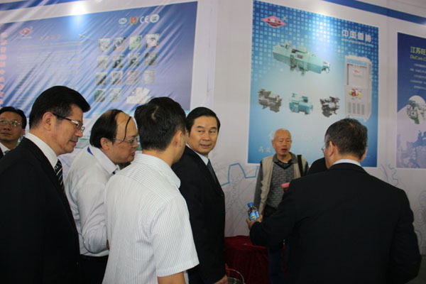 苏滇携手聚春城 雪梅南国喜迎宾 苏滇携手聚春城 雪梅南国喜迎宾