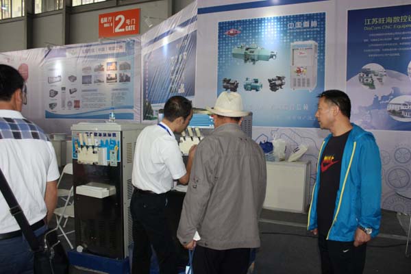 苏滇携手聚春城 雪梅南国喜迎宾 苏滇携手聚春城 雪梅南国喜迎宾